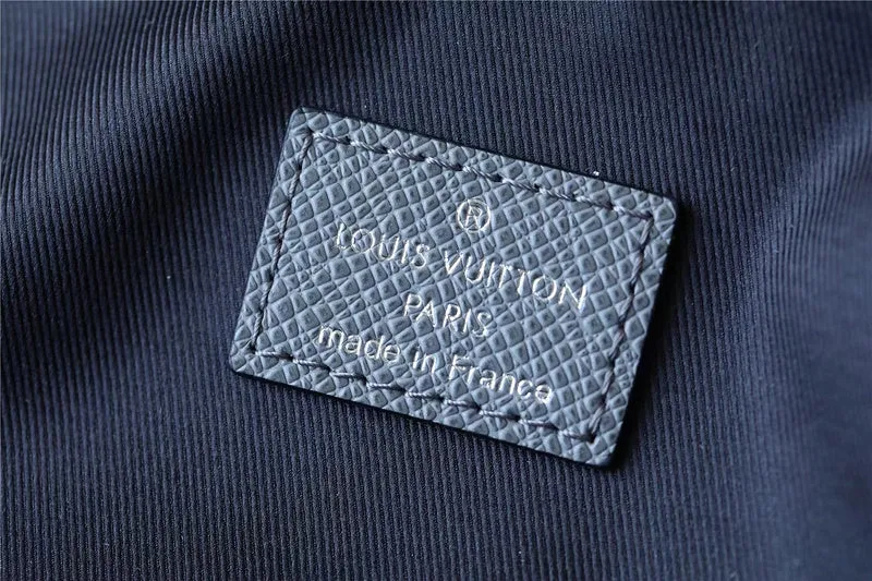 - 10209 Louis Sturdy Franco Vuittons Shops  Flexible -