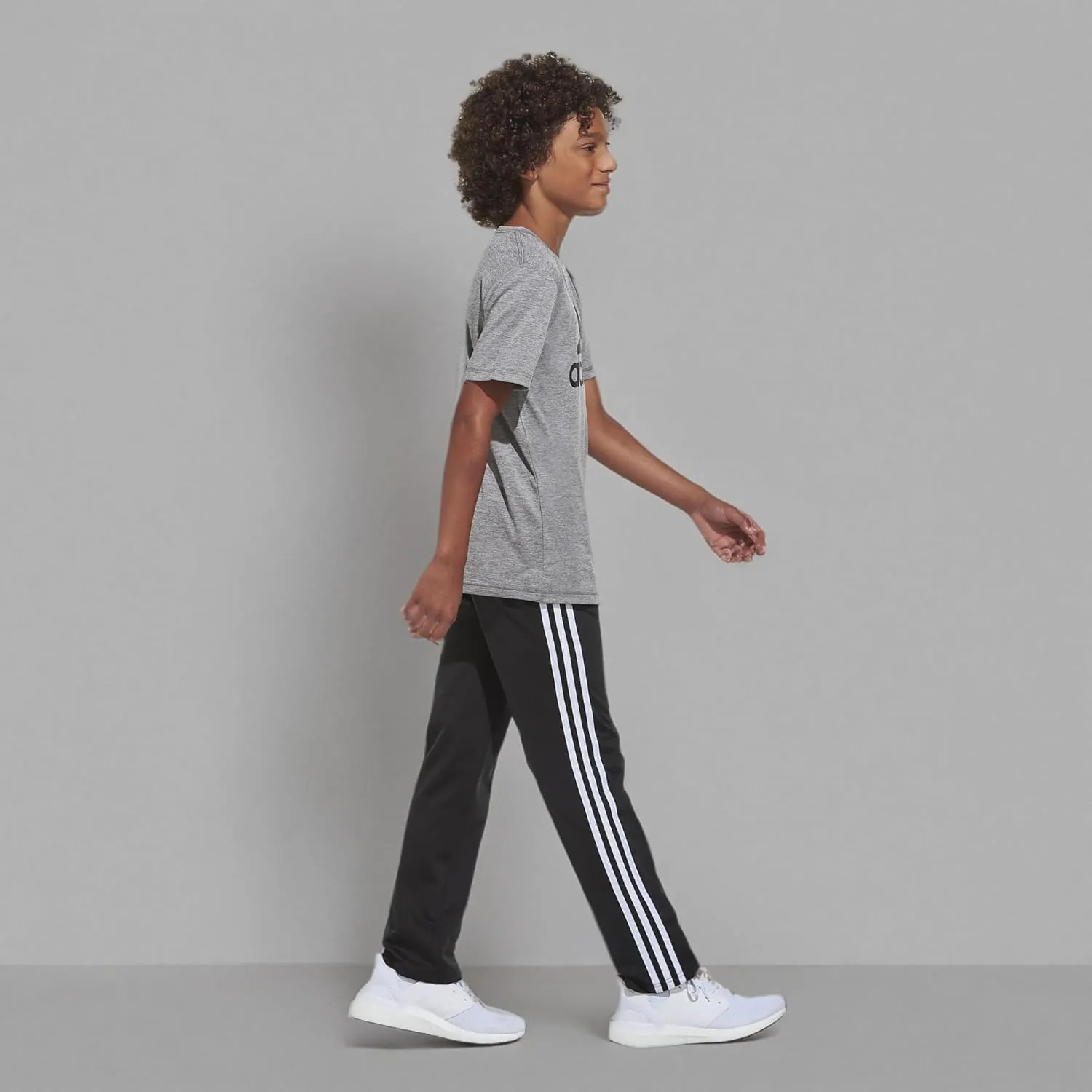 adidas Boys' Short Sleeve Aeroready Performance Logo Tee T-Shirt