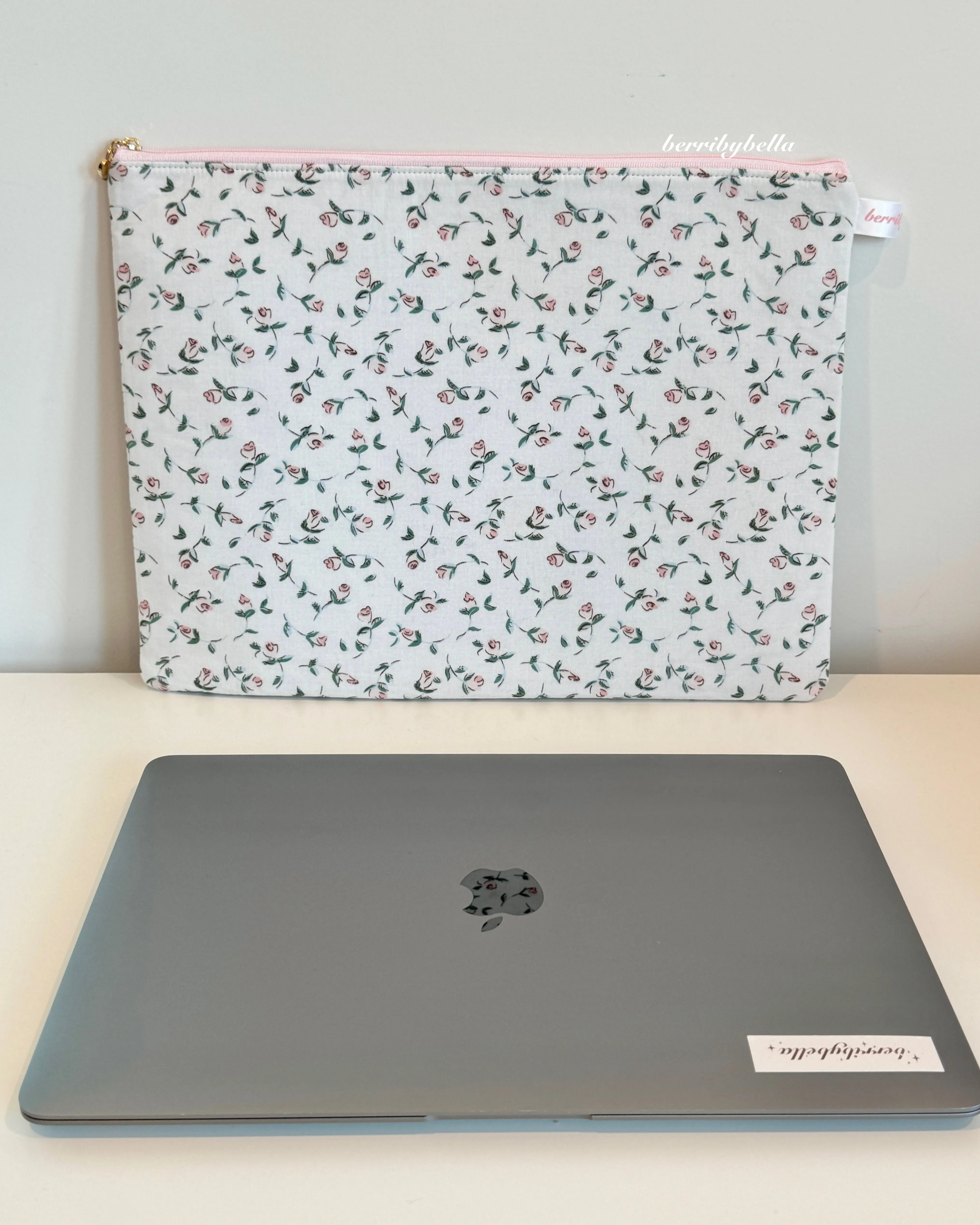 Dreamy Rose Laptop Sleeve