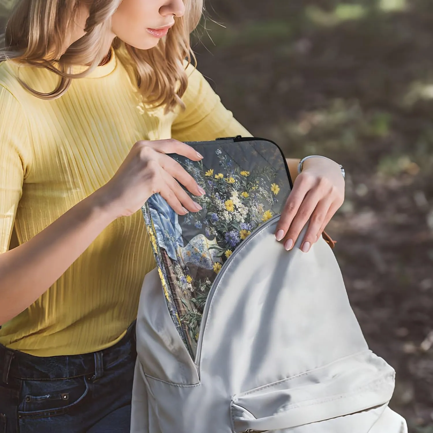 Elegant Floral Vase Yellow Laptop Work Bag, Shockproof Protective Laptop Cover, 15.6 Inch Teacher Bag