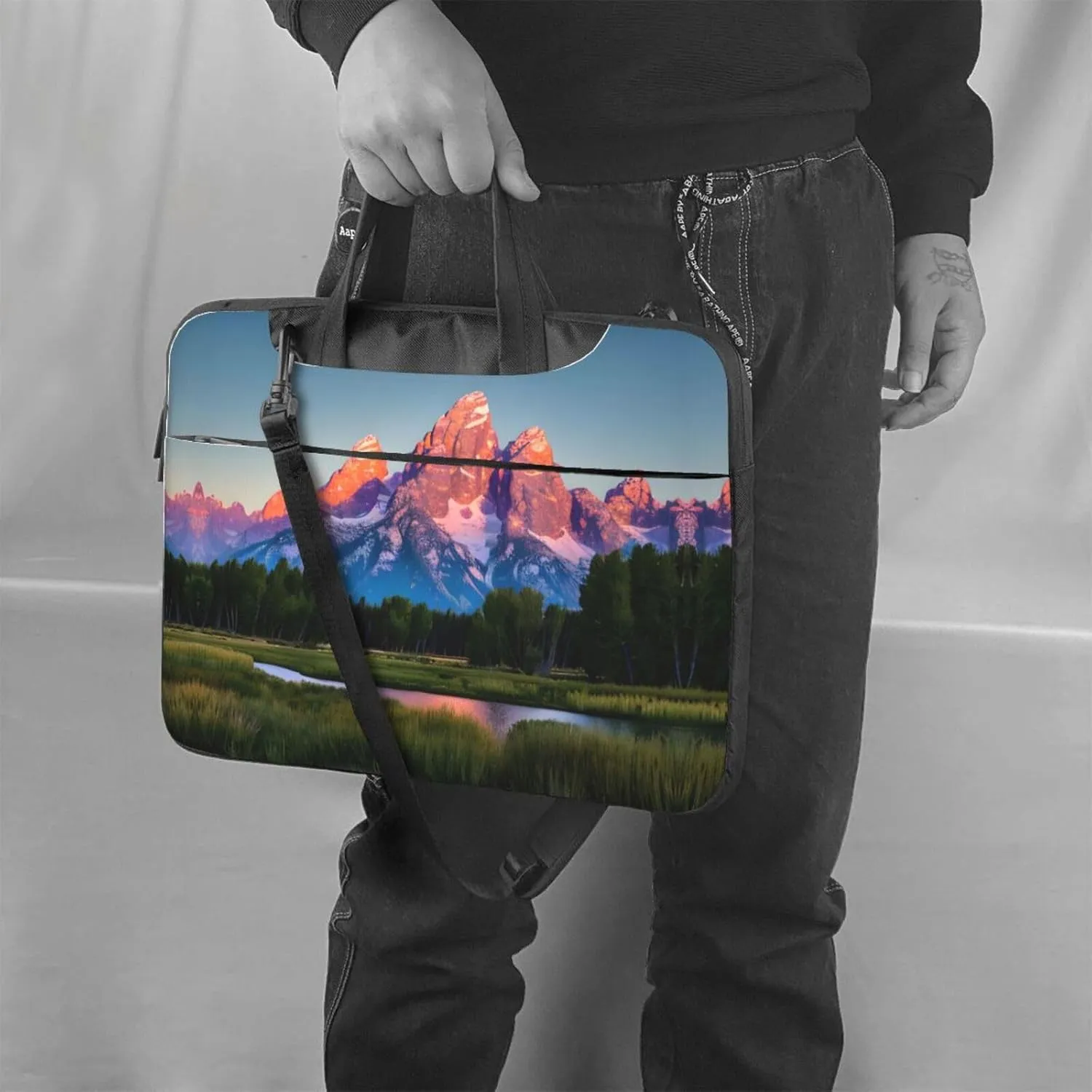 Happy Camper Green Print Notebook Computer Protective Carrying Cover With Pocket,13 Inch Laptop Shoulder Bag