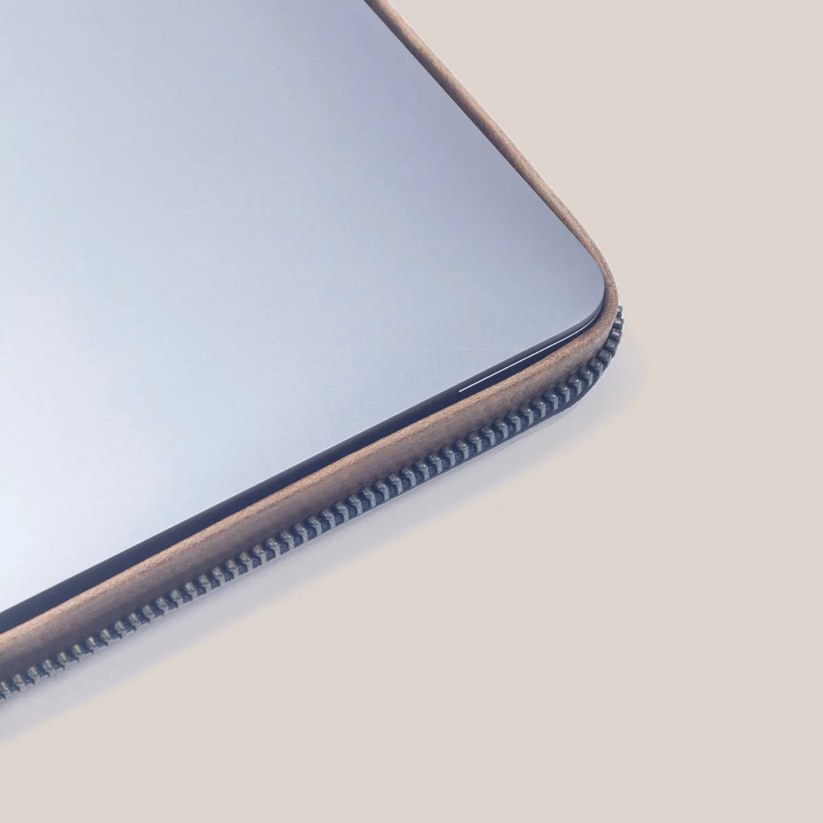 MacBook Air 13 Zippered Laptop Case - Vintage Tan