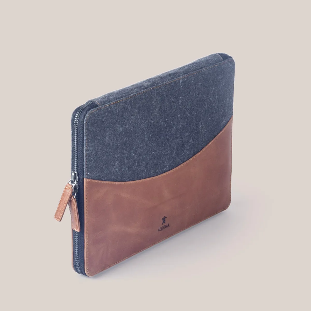 Microsoft Surface Laptop Studio Zippered Laptop Case - Felt and Tan Crunch