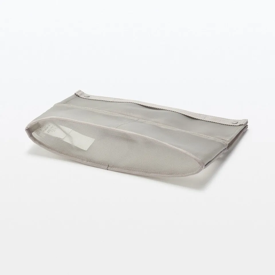 Nylon mesh Self‐standing pouch.