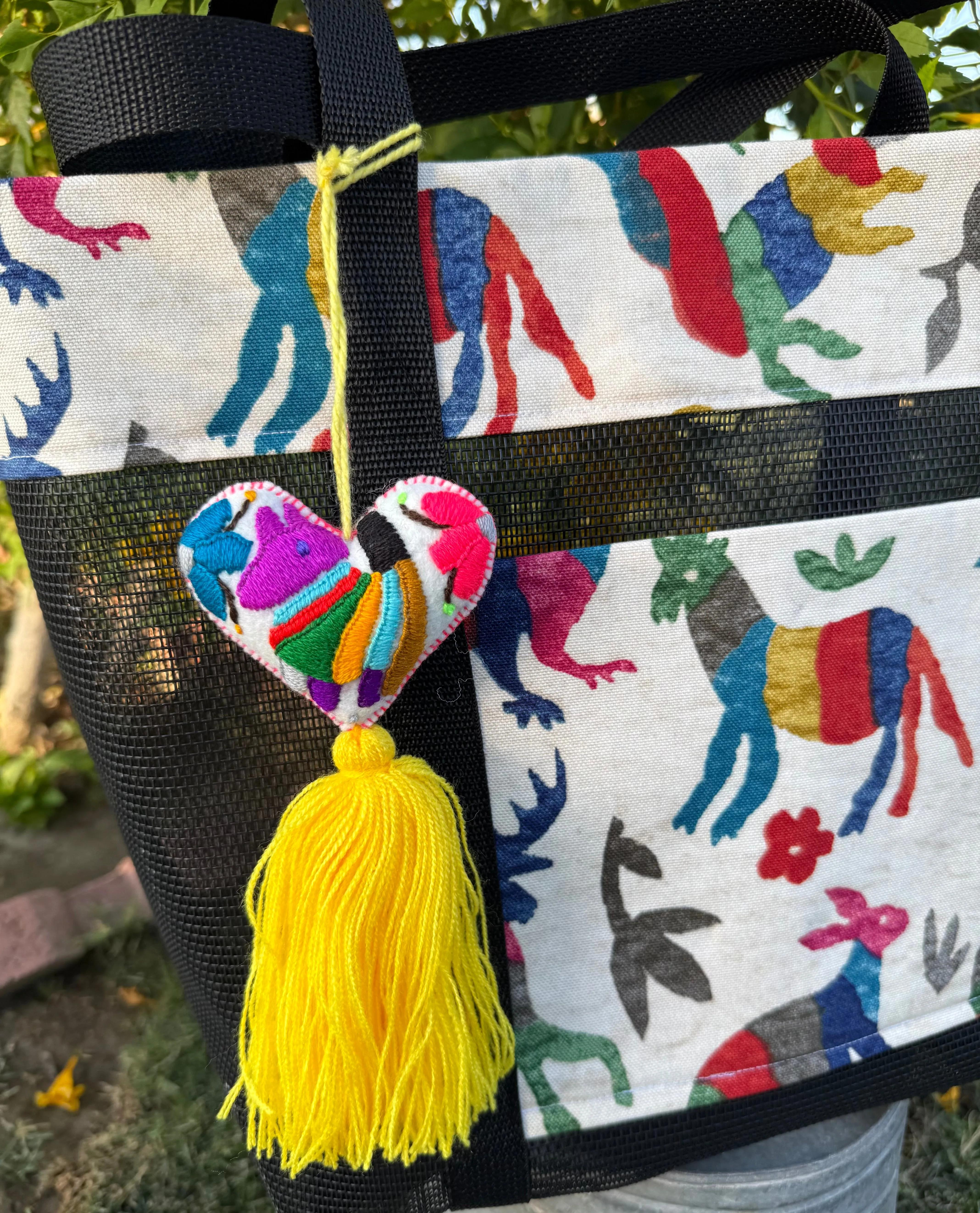 Otomi Mesh Tote bag w/ pompón