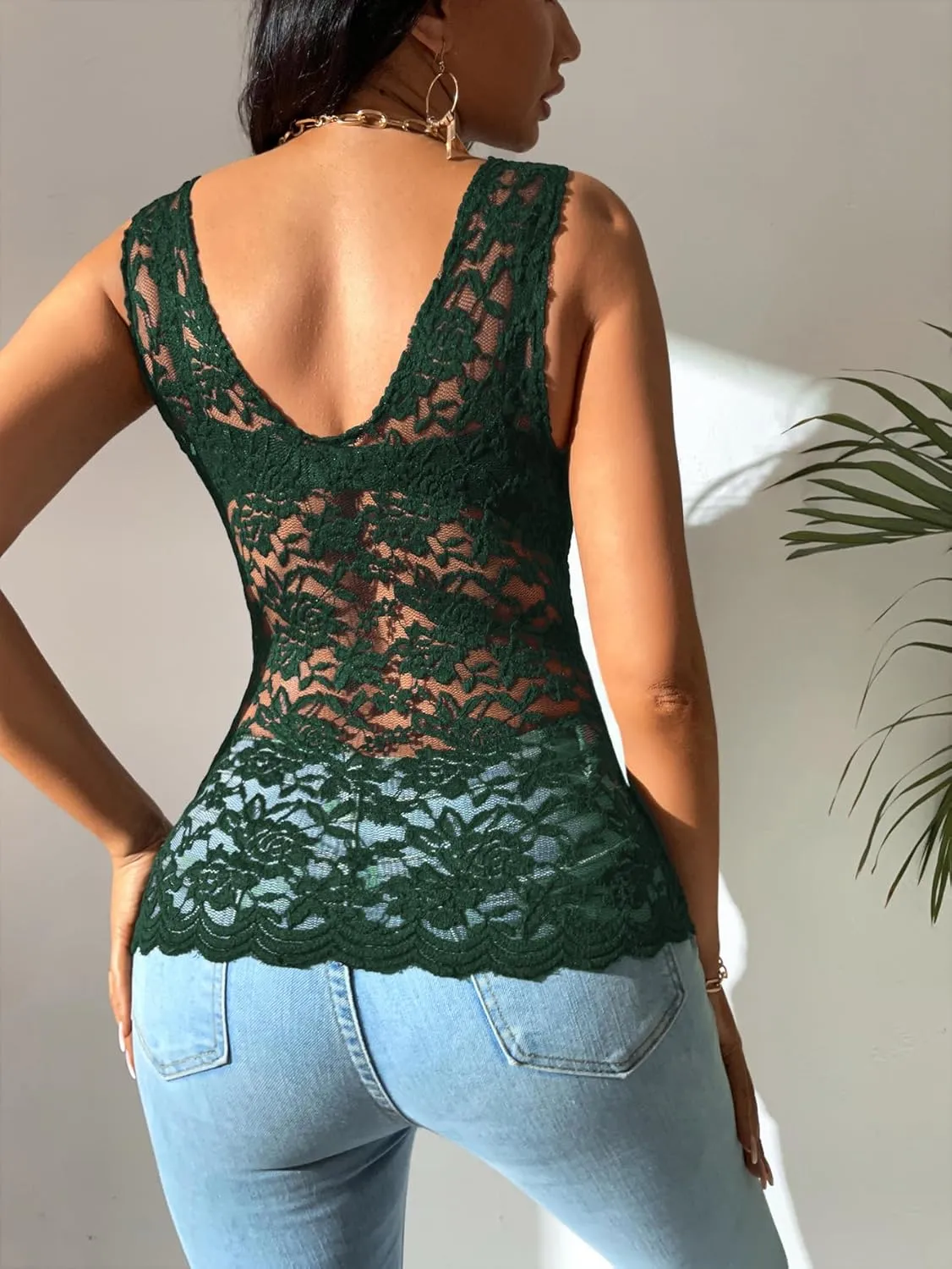 OYOANGLE Women's Sleeveless Mesh Floral Lace Scallop V Neck Backless Tank Top Blouse