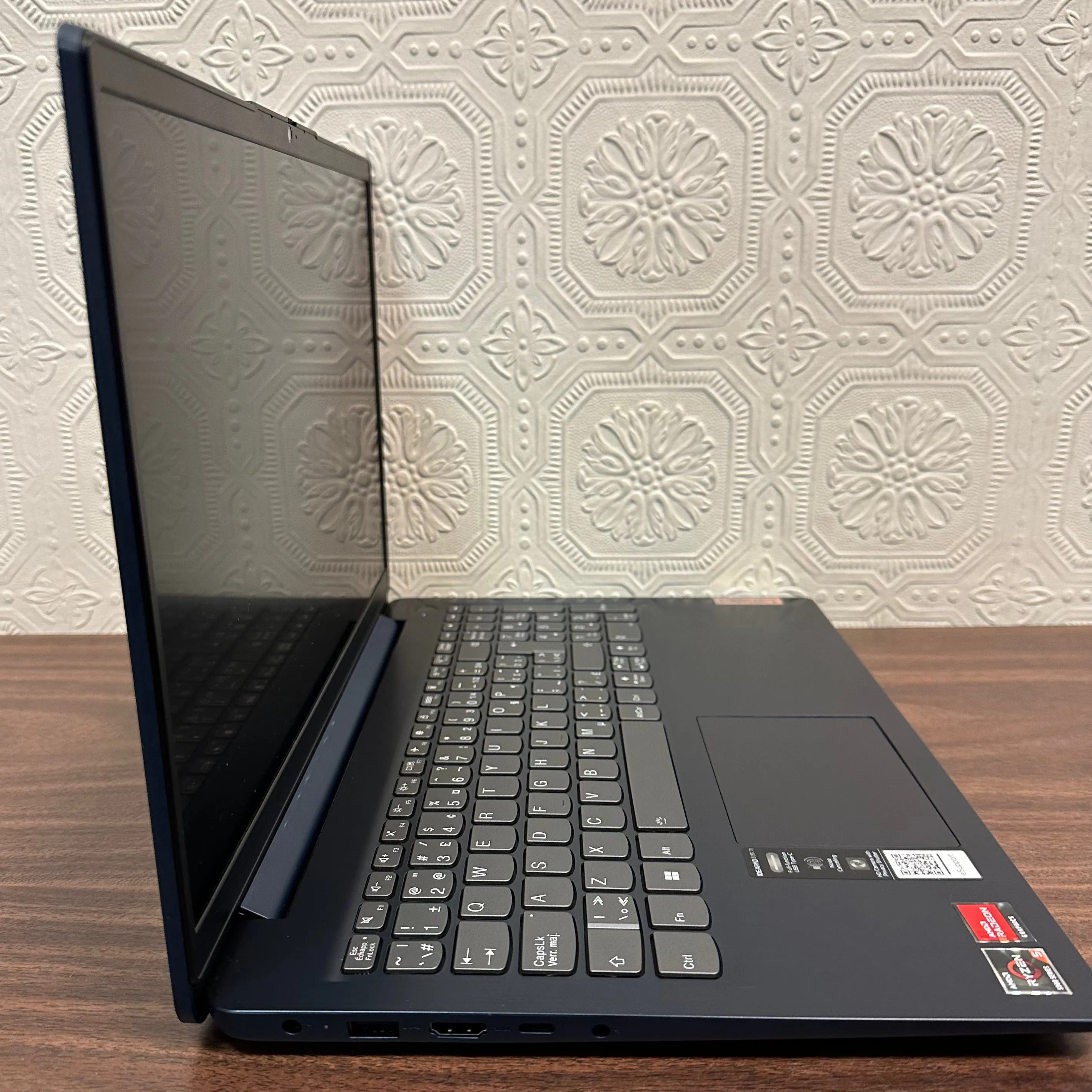 Premium at a great 15.7" Lenovo IdeaPad 3 Laptop 60Hz Shockproof - Re-Certified 1080P