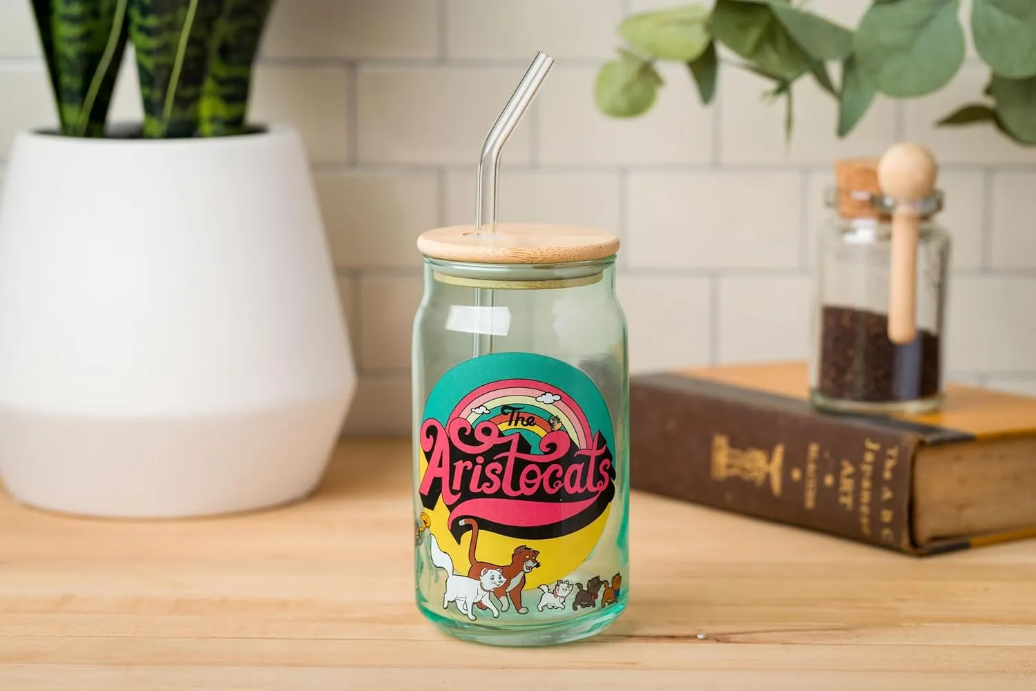 Silver Buffalo The Aristocats Glass Tumbler with Bamboo Lid and Glass Straw Featuring Duchess, Thomas O’Malley, Berlioz, Toulouse, Marie, Billy Boss, Hit Cat, Scat Cat, Peppo, and Shun Gon, 16 Ounces