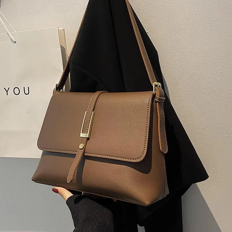 Vintage-Inspired Women's Fashion Large Shoulder Bag with Sleek Design, Ample Storage, Comfortable Adjustable Strap,